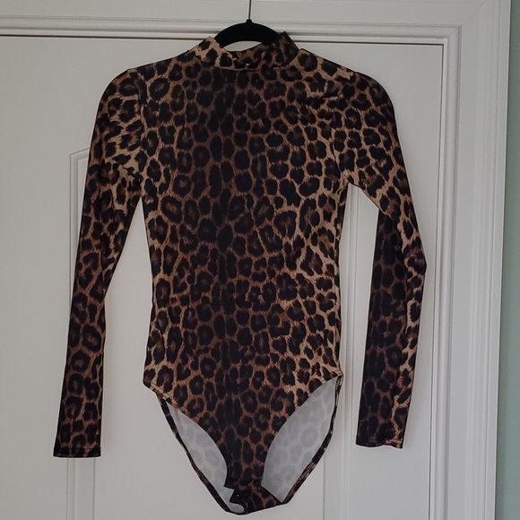LAST 1❤️Leopard Long Sleeve Bodysuit - Picture 12 of 15